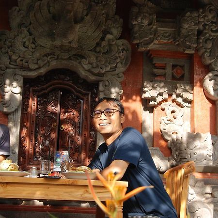 Local Family House Hotel กีอันยาร์ ภายนอก รูปภาพ
