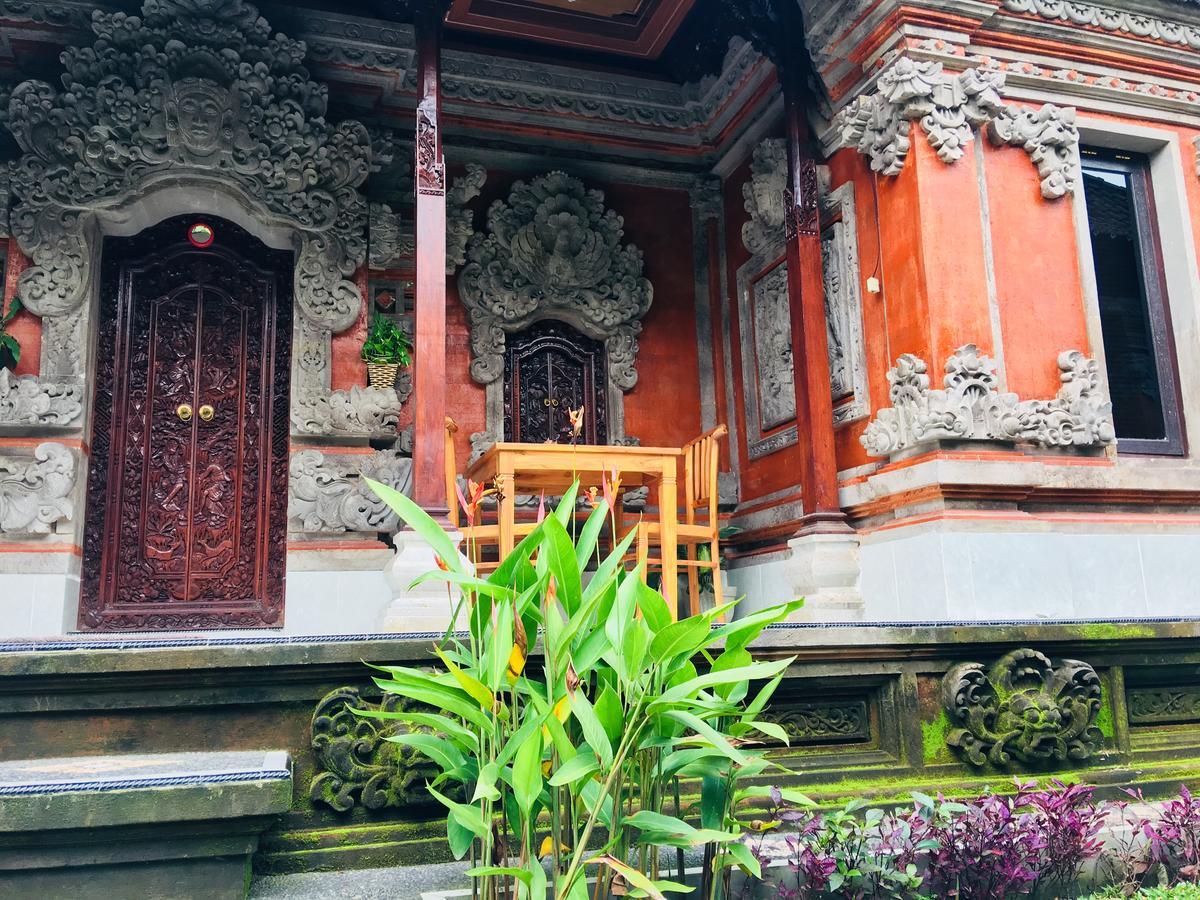 Local Family House Hotel กีอันยาร์ ภายนอก รูปภาพ
