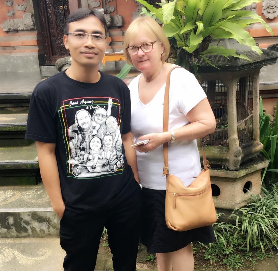 Local Family House Hotel กีอันยาร์ ภายนอก รูปภาพ