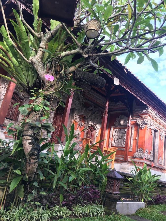 Local Family House Hotel กีอันยาร์ ภายนอก รูปภาพ