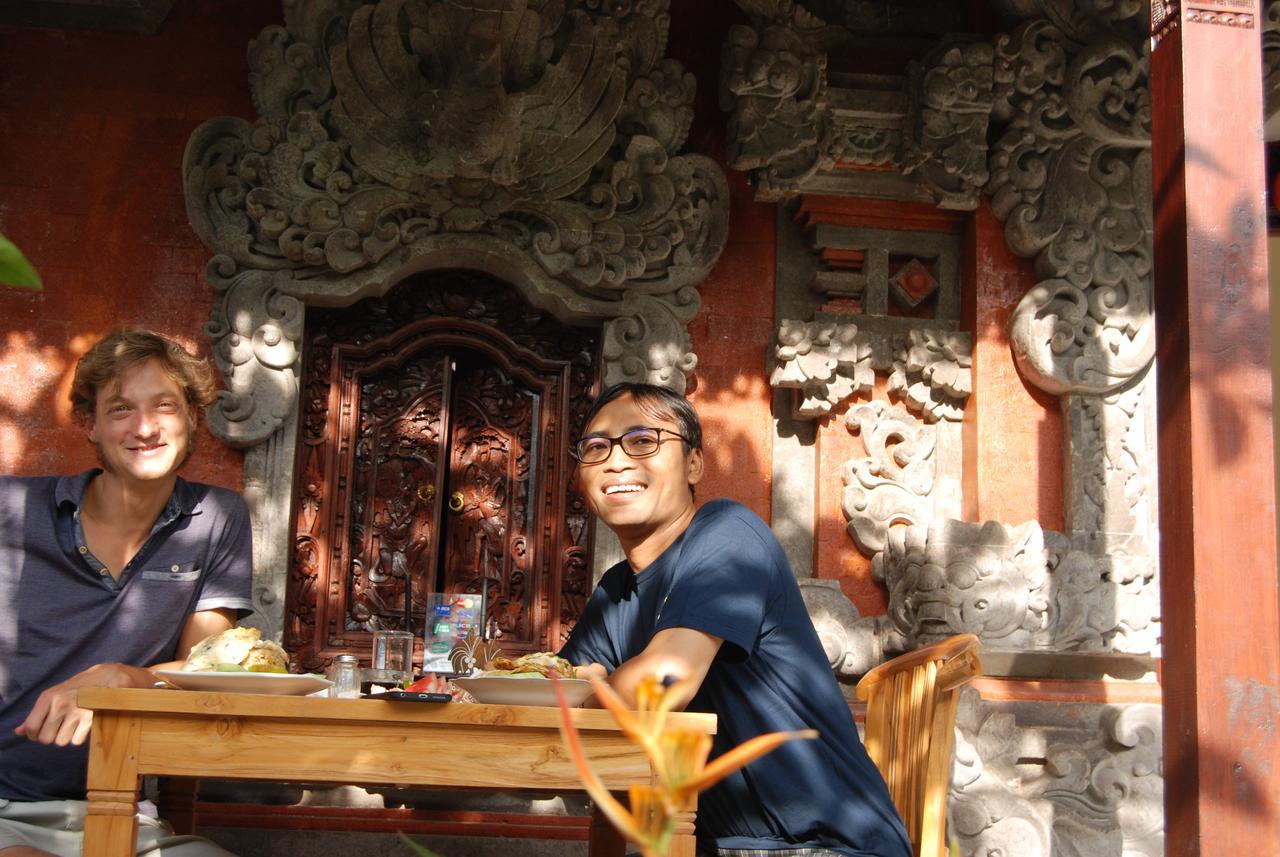 Local Family House Hotel กีอันยาร์ ภายนอก รูปภาพ