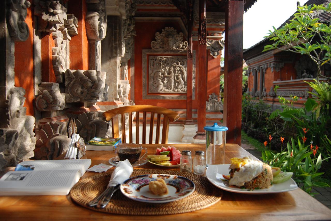 Local Family House Hotel กีอันยาร์ ภายนอก รูปภาพ